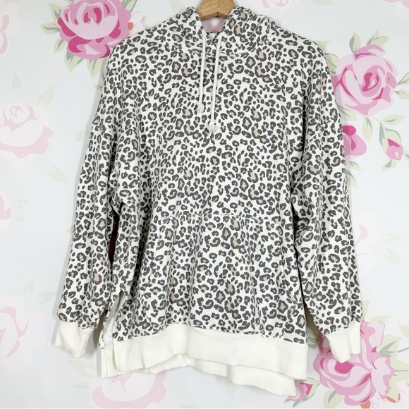 American Eagle Outfitters Tops - American Eagle Outfitters Leopard Print Jegging Fit Relaxed Sweatshirt Hoodie S